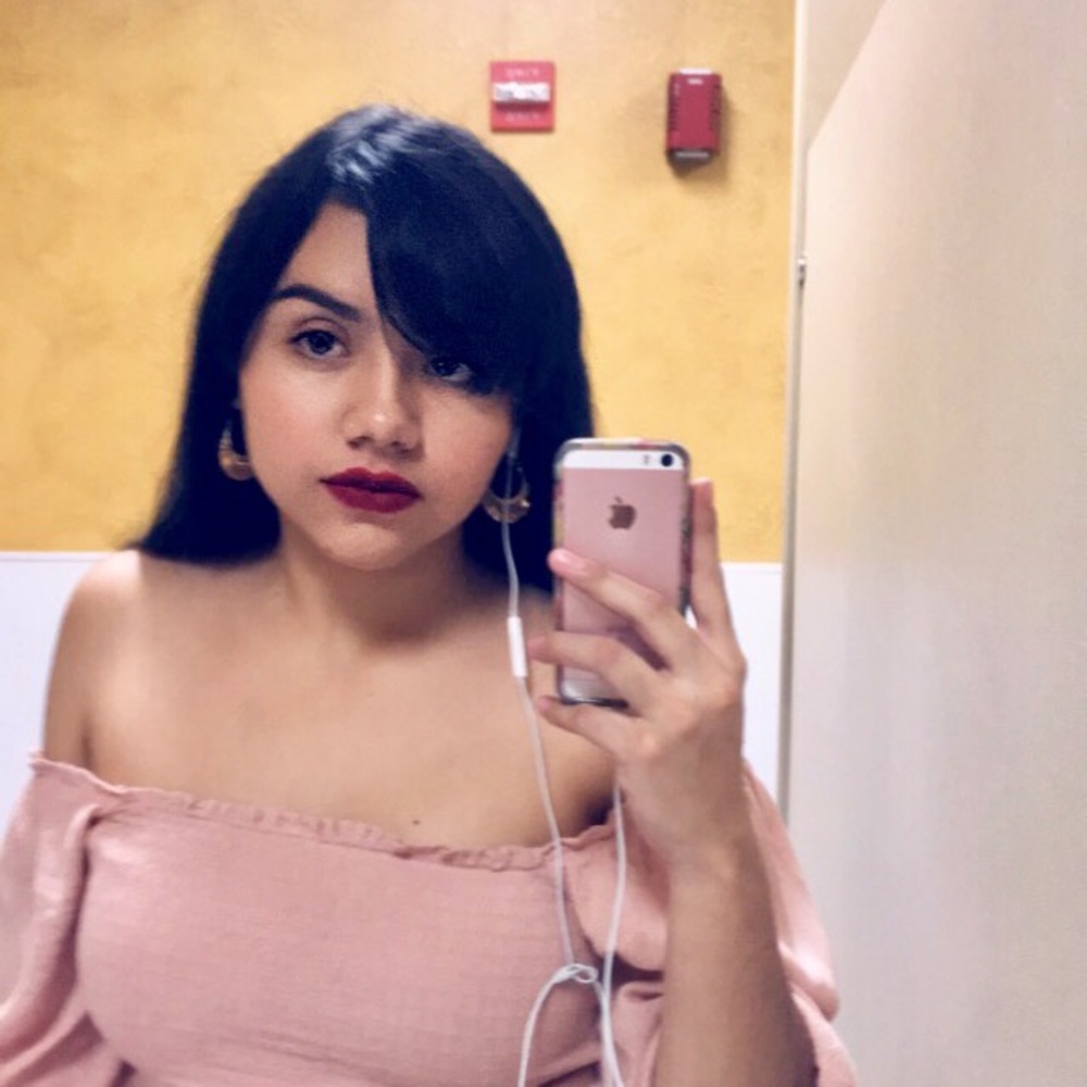 Meet your Posher, Estefany